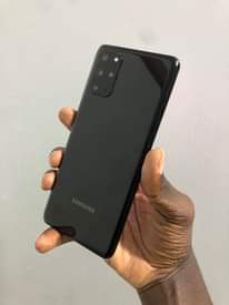 A picture of Samsung Galaxy s20 Plus 