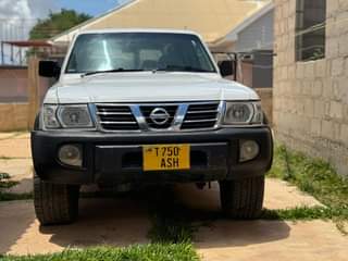A picture of Nauza nissan patroo milion 16