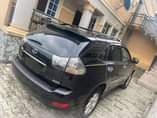 A picture of 2004 LEXUS Rx 330