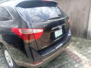 A picture of 2009 Hyundai Veracruz Engine has noise Bumper needs painting 2