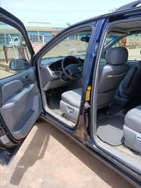 A picture of 2002 toyota sienna