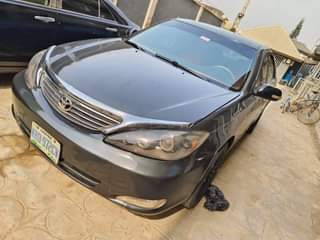 A picture of 2004 Toyota Camry