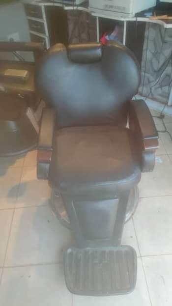 A picture of 2 SALON CHAIRS FOR SALE NANSANA...0708949918