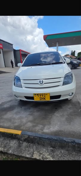 A picture of Toyota Ist DHK