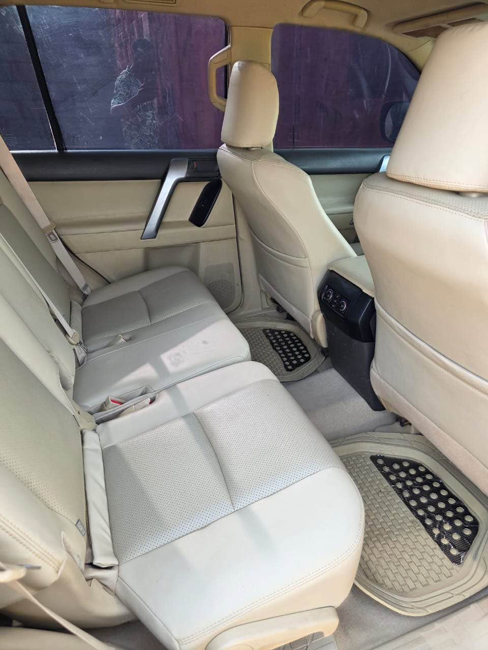 A picture of 2016 Prado V4