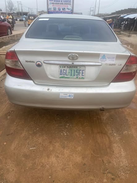 A picture of 2004 Toyota Camry