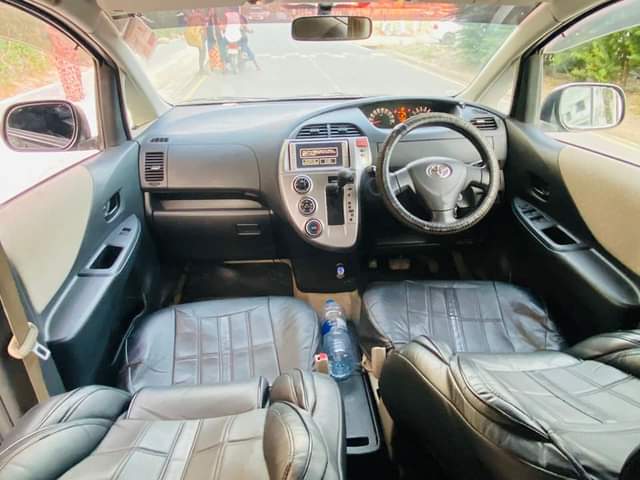 A picture of TOYOTA RACTIS