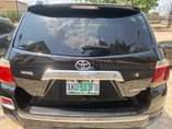 A picture of Toyota Highlander 2013 model Buy and flex Owner need money