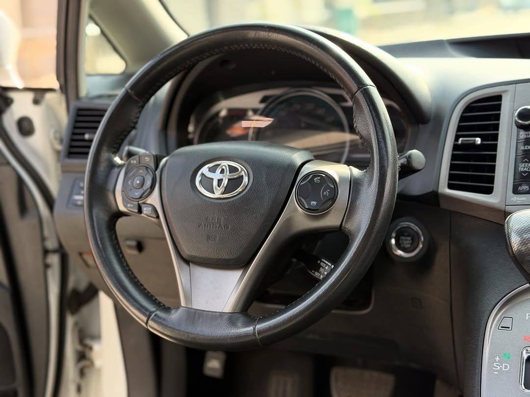 A picture of 2015 TOYOTA VENZA