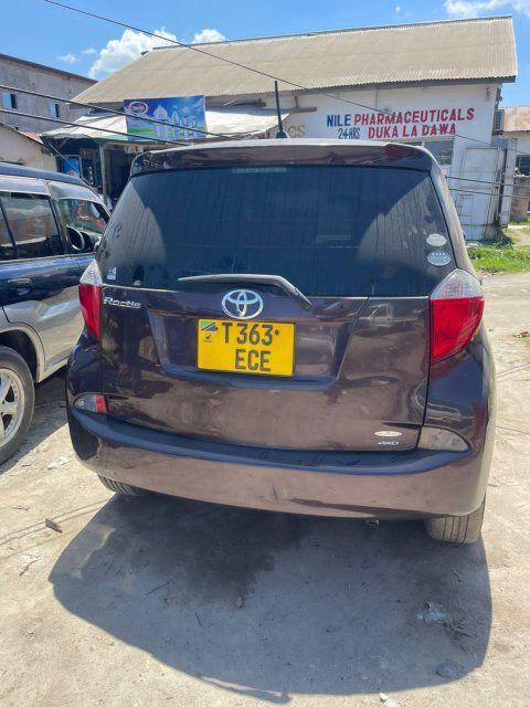A picture of Toyota ractis for sale