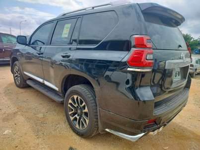 A picture of 2023 Toyota Prado