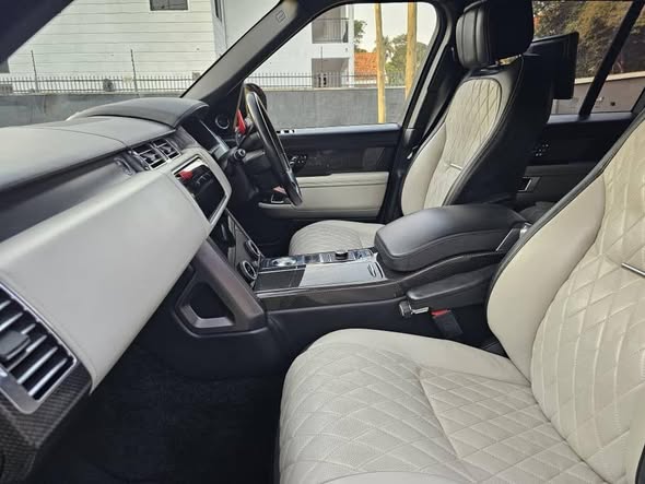 A picture of Range Rover auto biography 0700327795