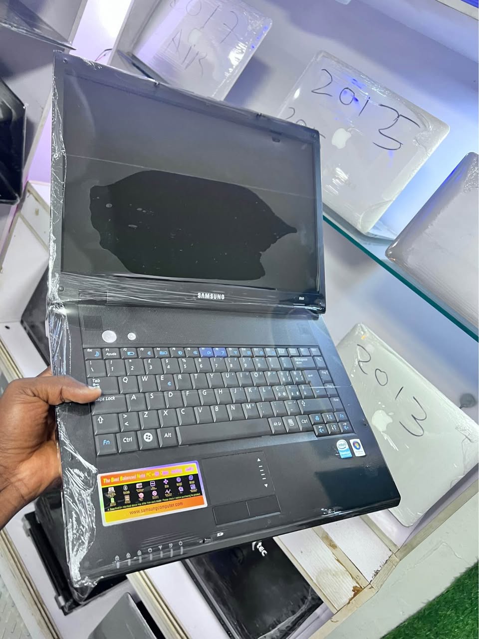A picture of Samsung laptop with 4gig ram 320gig space good battery and