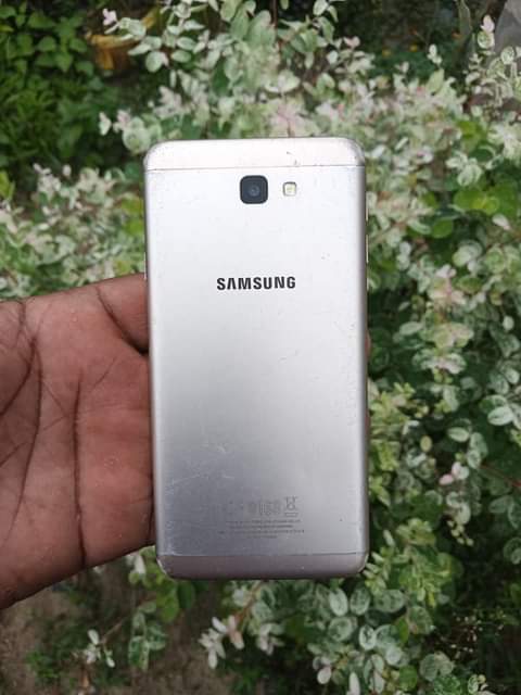 A picture of SAMSUNG J7 PREMIER