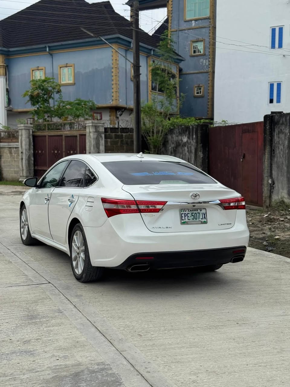 A picture of 2014 TOYOTA AVALON