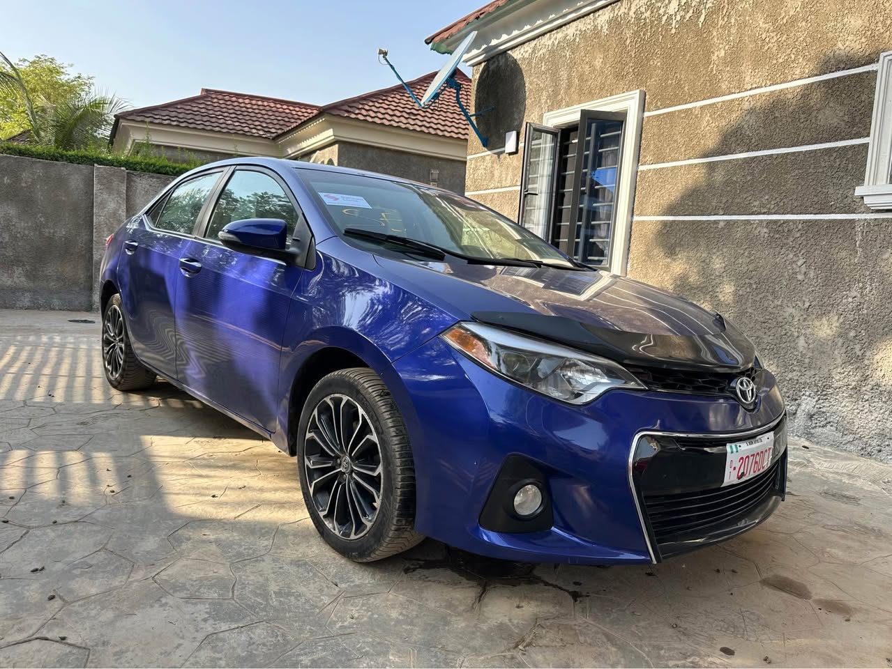 A picture of Toyota corolla S 2014