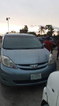 A picture of Hurry up now Morning deal Toyota sienna 2006 model With