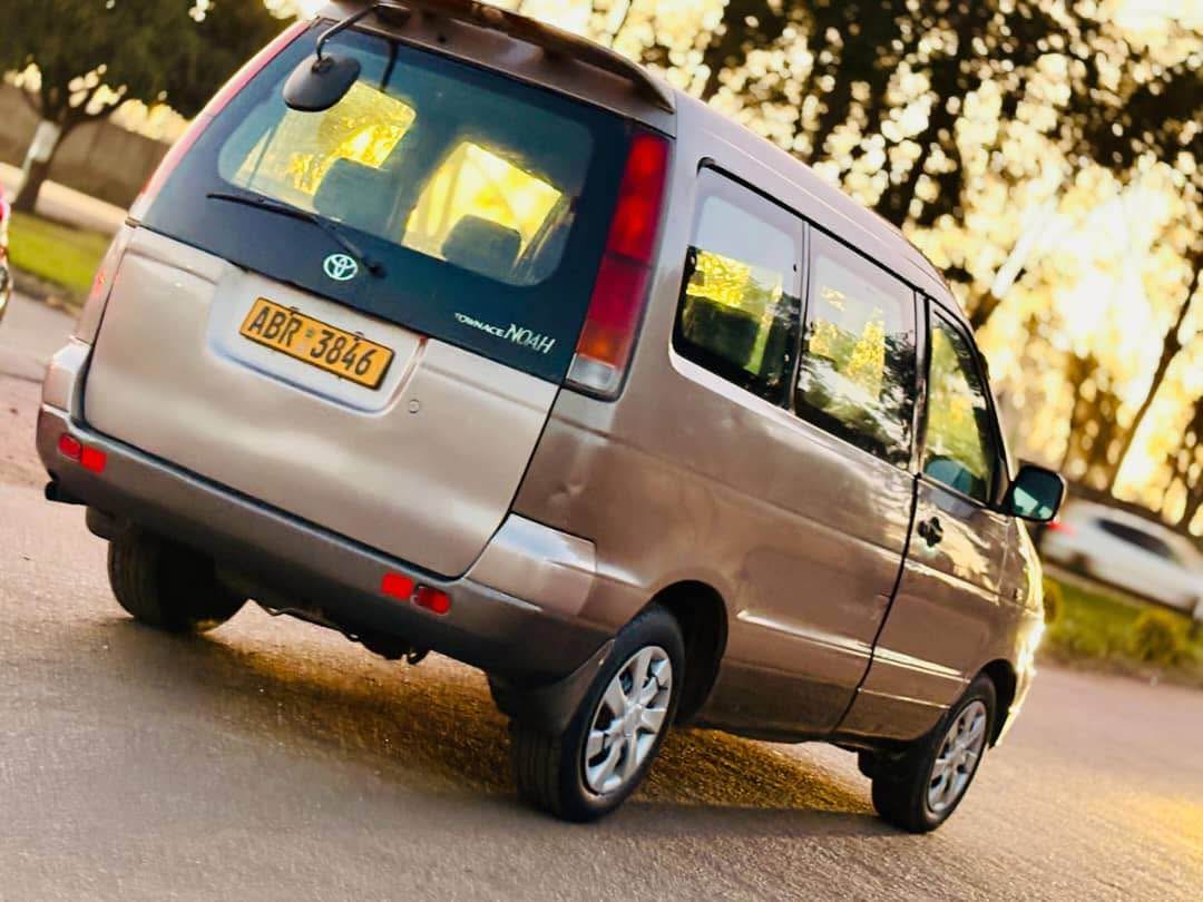 used toyota noah