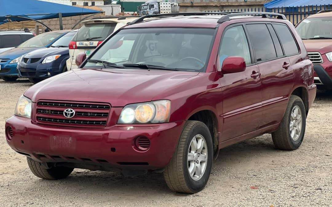 A picture of QUICK SALE Toyota Highlander 2003 Neatly Used Price 4.850M Location