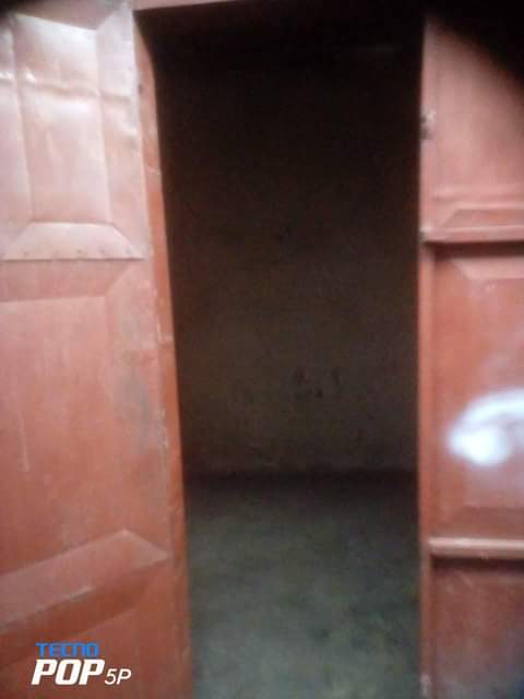 shops