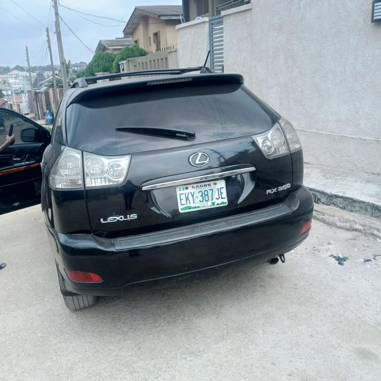 A picture of SUV