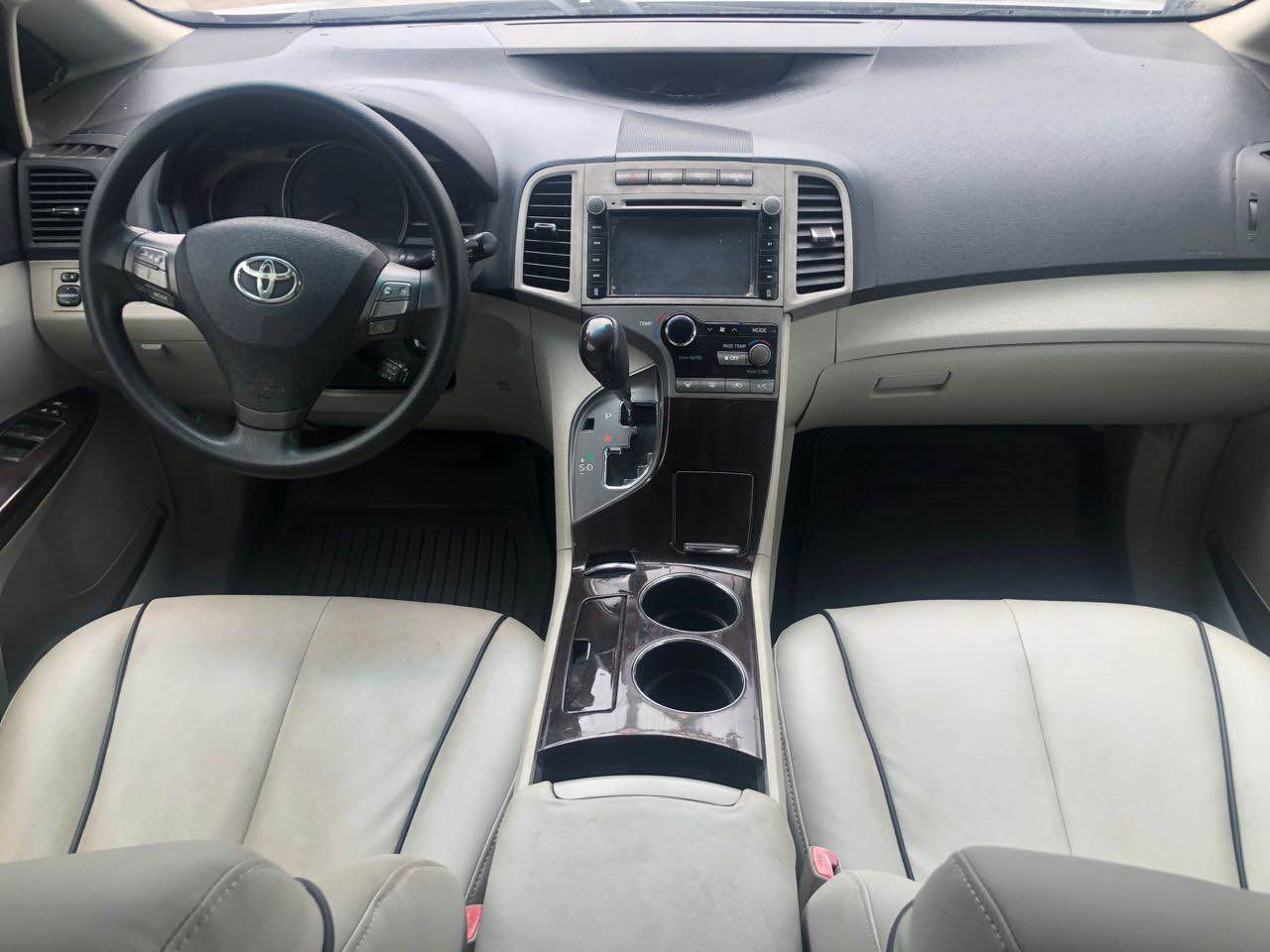 A picture of Toyota Venza 2012