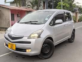 A picture of TOYOTA Ractis