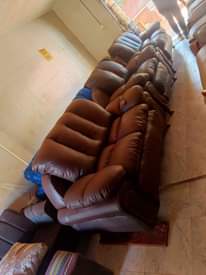 A picture of Five seaters fibre leather set