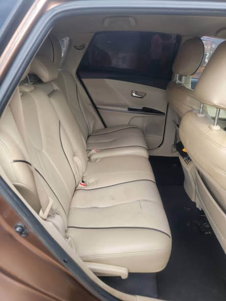 A picture of Toyota Venza 2011 Eng Gear AC working perfectly location alagbado