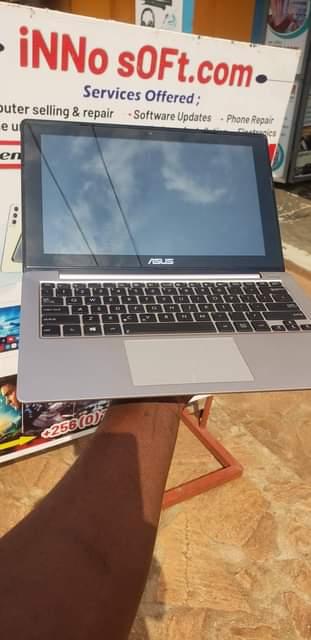 A picture of Asus in sell call me 0704678066 0785023470