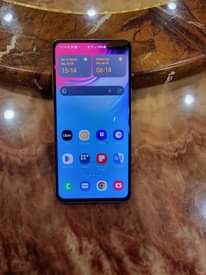 A picture of SAMSUNG S10 5G