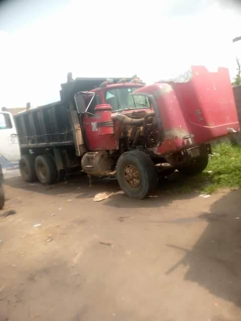 A picture of Big motor for sell 14m asking price ph location come