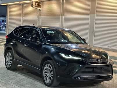 A picture of  TOYOTA HARRIER SPEC Z year 2021 Engine 1 990cc