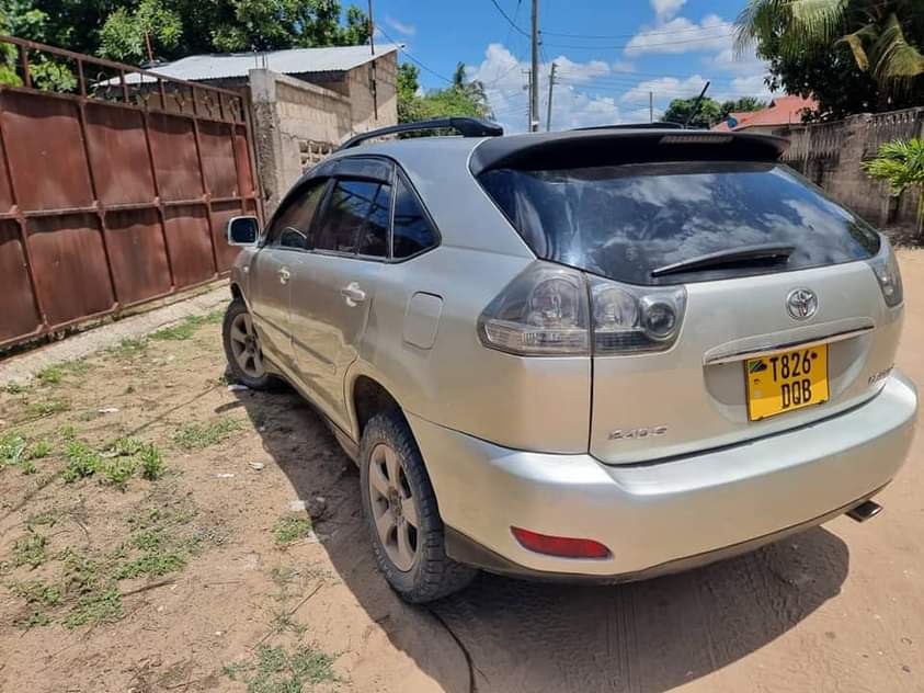 A picture of TOYOTA HARRIER NEW 0713020919 0618901490 Bei 15M Full documents Full