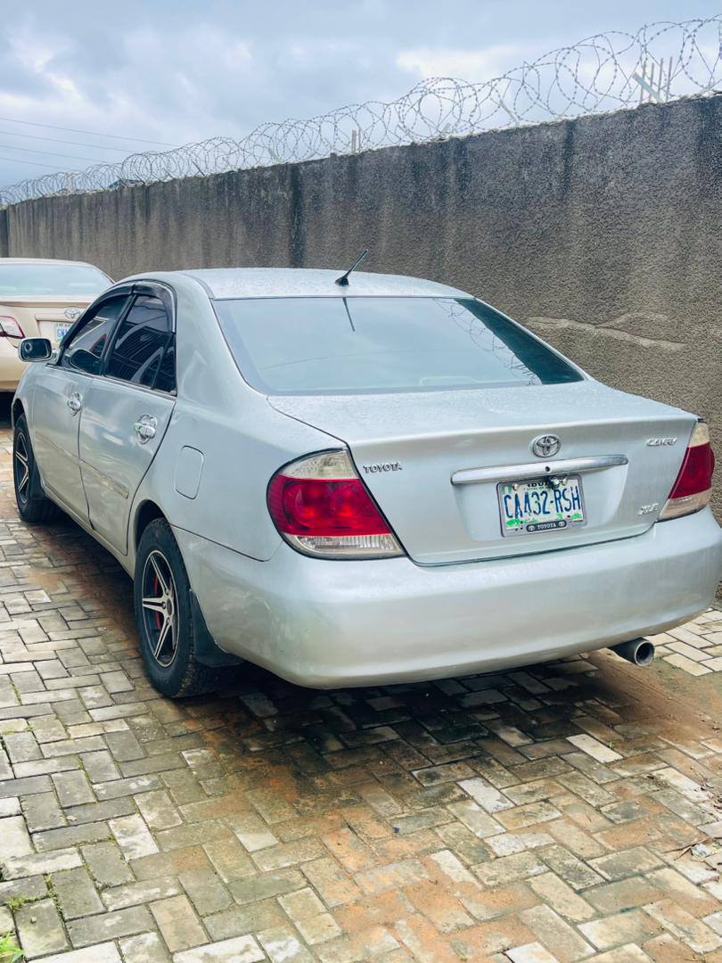 A picture of 05 Toyota Camry