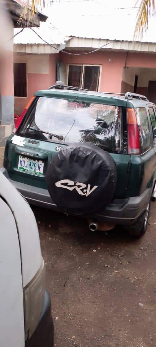 A picture of 2005 Honda CR V 2005 3 5