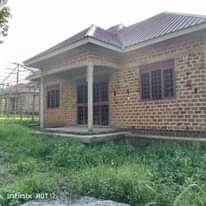 A picture of Busubuzi deal shell house at buwambo town at40m ugx 3