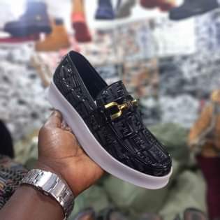 A picture of Gallery Department store Call or wtsup 0751868390