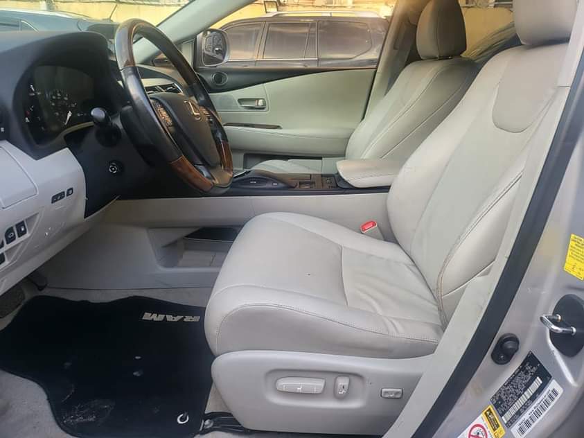 A picture of Fresh and clean foreign used SUV with sharp body exterior