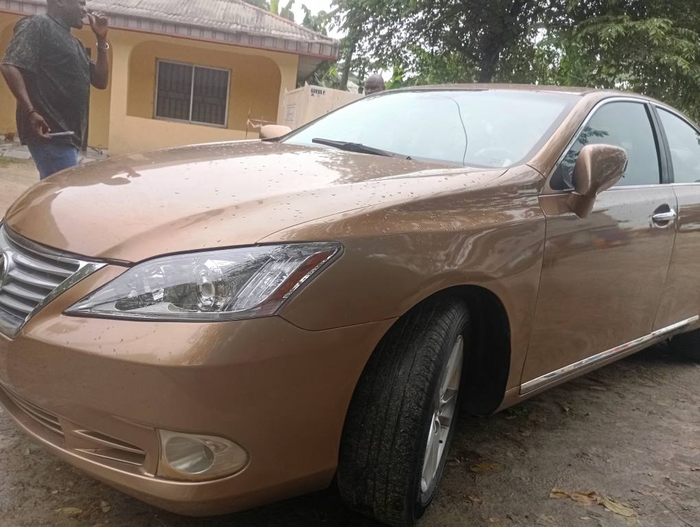 A picture of Lexus ES 350