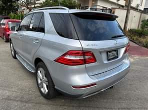A picture of Just landed Mercedes Benz ML350 2013 Led headlight push start
