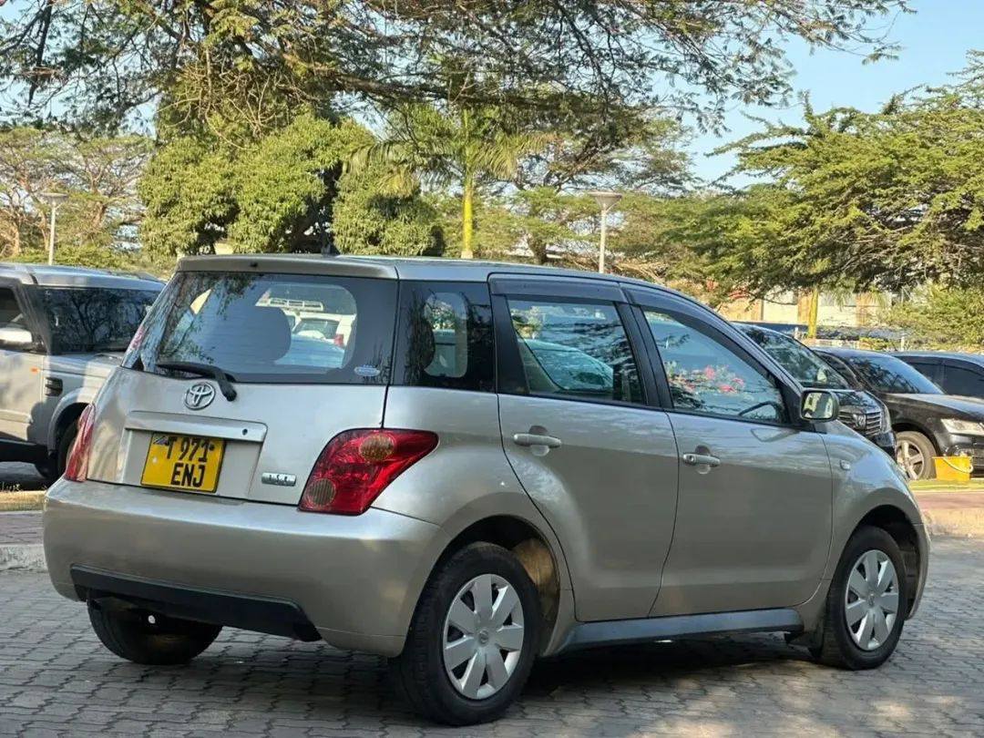 A picture of TOYOTA IST KALI SANA REG ENJ Engine Size 149OCc Year