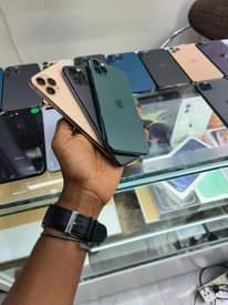 A picture of  iPhone 11pro Max Storage 256GB