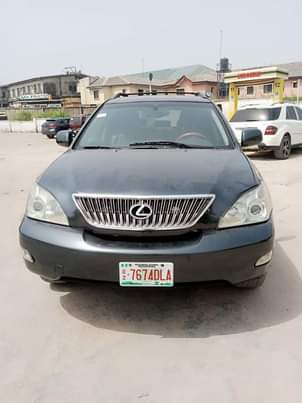 A picture of First body Lexus RX330