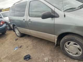 A picture of Registered Toyota Sienna 2000 model