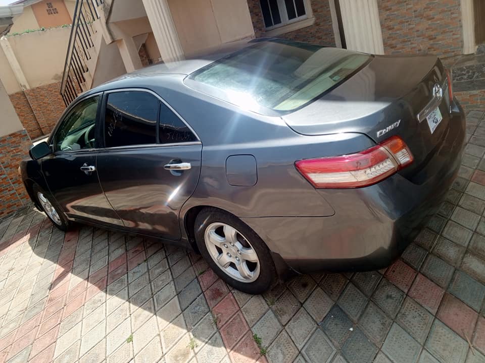 A picture of Rush 2008 Camry with cool engine n gear