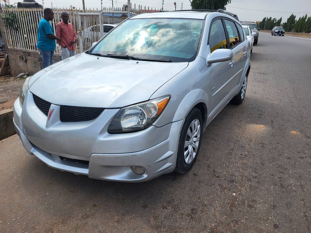 A picture of Pontiac vibe 04