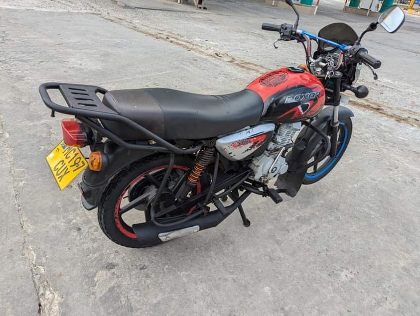 A picture of Boxer cc 125 pikipik imenyooka sana ipo makongojuu dar bei