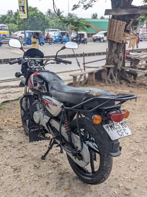 A picture of Boxer X 125