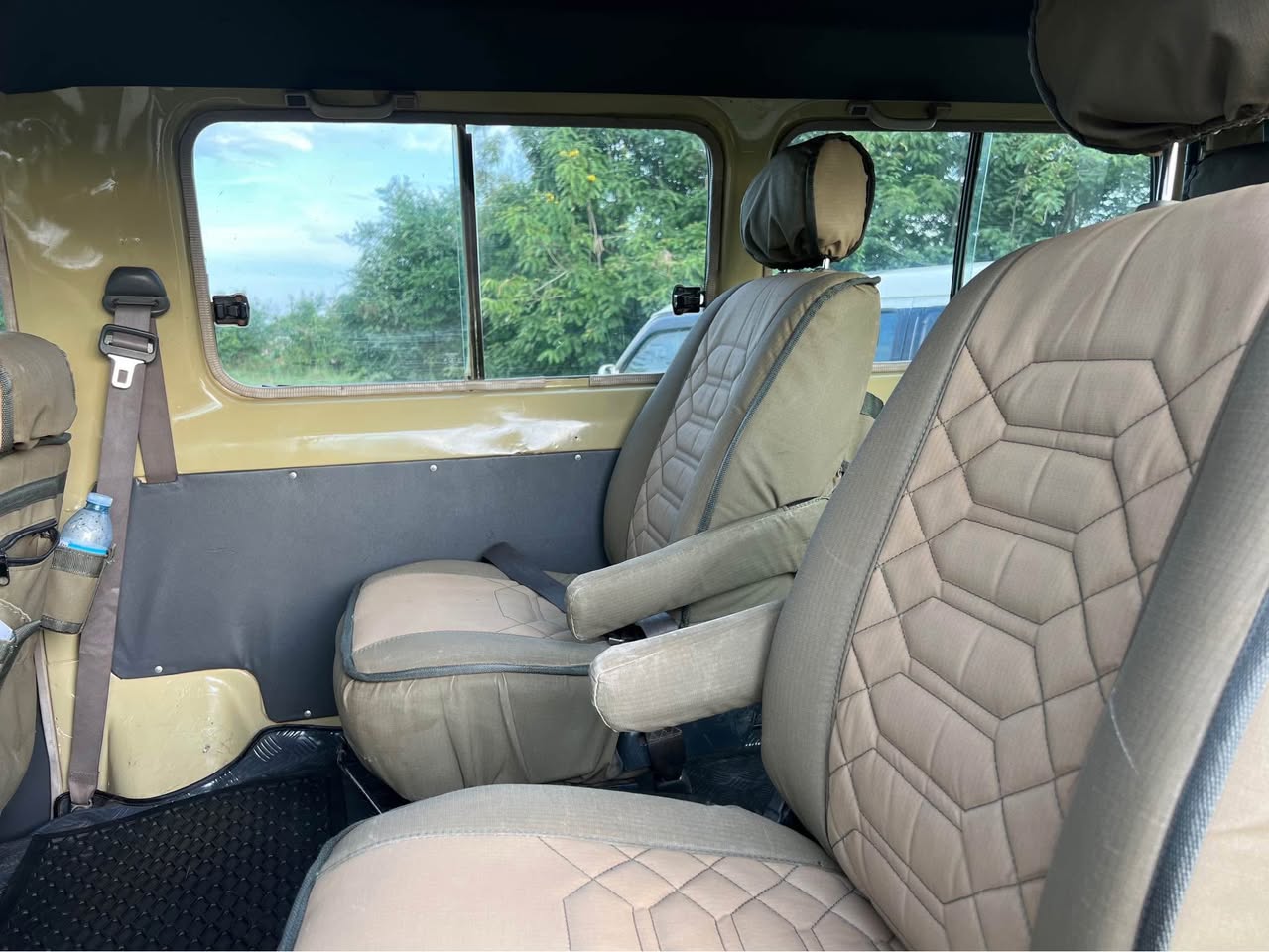 A picture of Land Cruiser 5 seater hard top